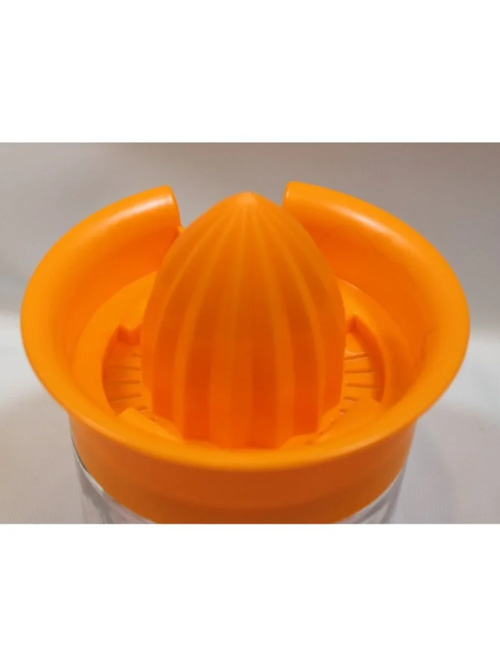 GEMCO Citrus Reamer JUICER with ORANGE Plastic Top Glass Bottom VTG‎